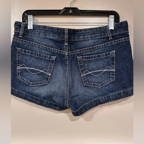 Women's Denim Shorts - Picture 3 of 5